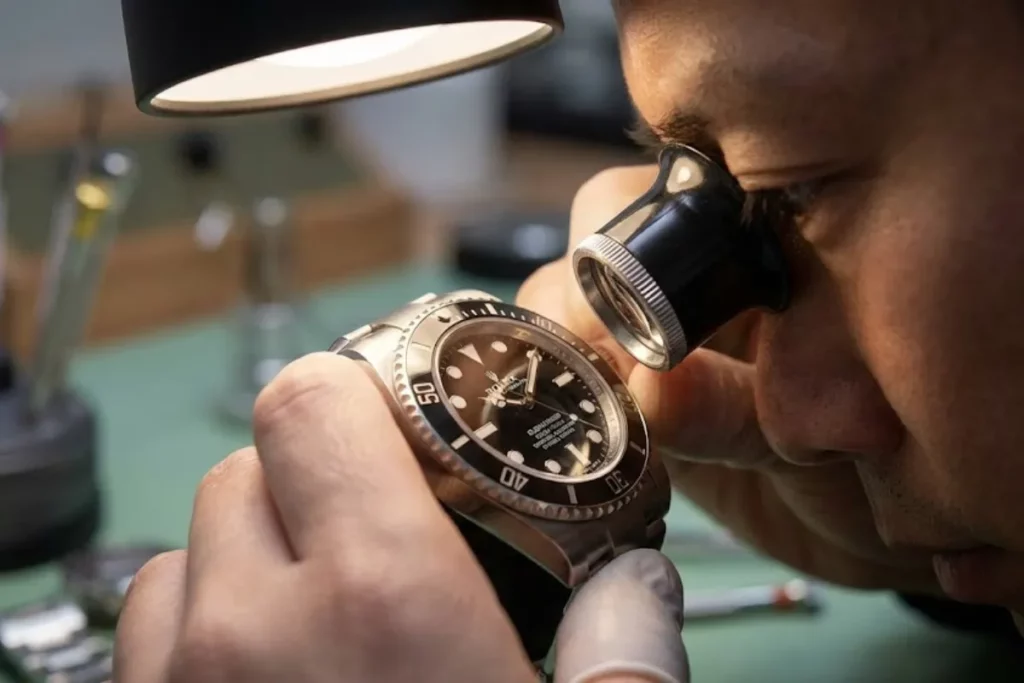 第二招:雷射皇冠與字體刻度是辨別勞力士真假最基本的